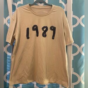 Taylor Swift 1989 tan T-shirt - large